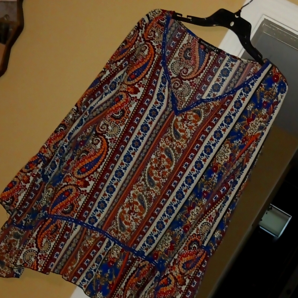 Living Doll Top Size 2x in Colors of Beige, Blue, and Gold